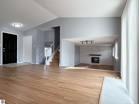 3rd image of 6311 Winter Dr