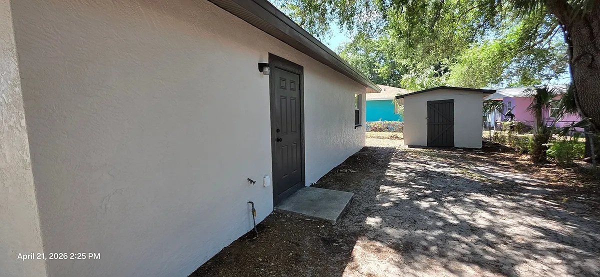 Building Photo - 1218 7th St W