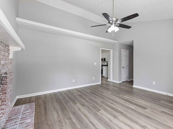 4th image of 2905 N Walnut St