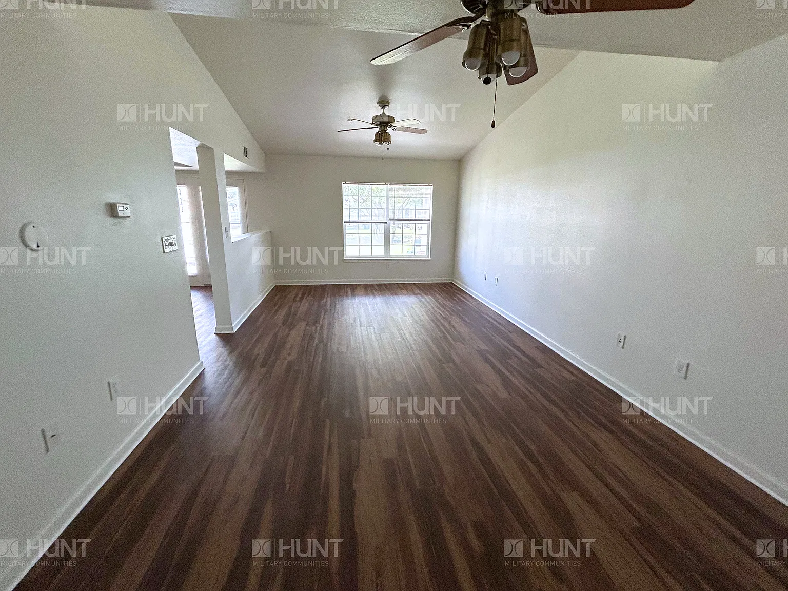 4 bed, 2.5 bath, 1950 sqft, $1,900 — Photo 3