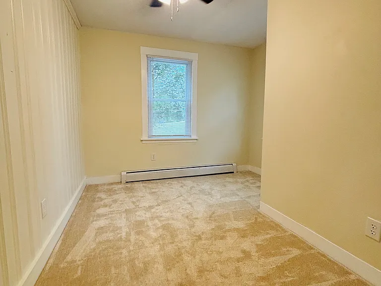 687 Margaret St — Photo 16