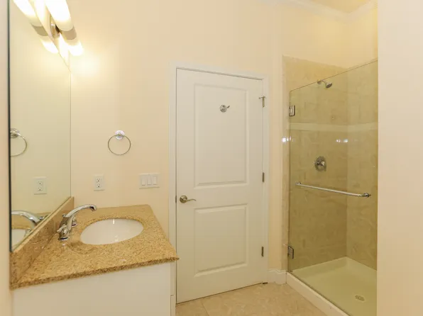 10 Main Street image 9 of 23