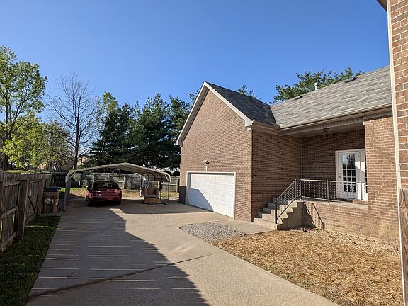 3rd image of 2519 Edge O Lake Dr