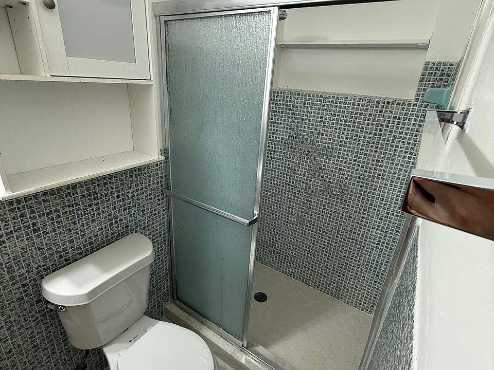 1st image of 2335 SW 17th St