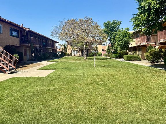 2nd image of 880 Greenfield Ave APT E