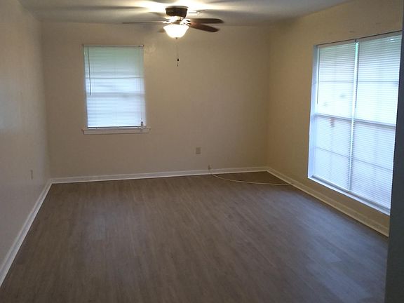 4th image of 8821 Elm Grove Garden Dr