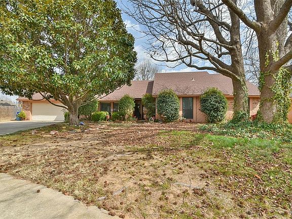 2nd image of 705 Inverness Ct