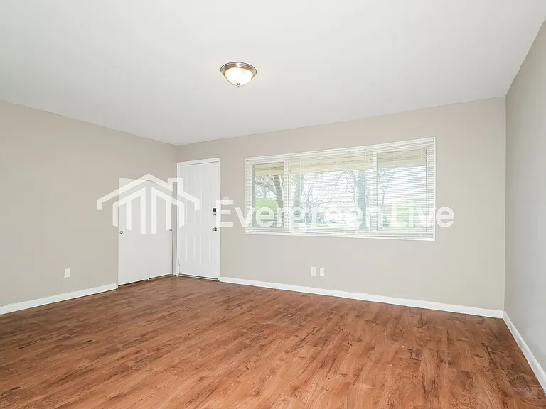 1220 S Waterford Dr — Photo 4