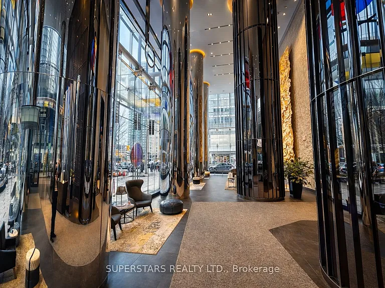 10 York St #4208 — Photo 2