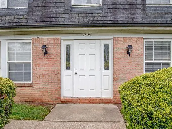 1400 Sangamon Dr, Belleville, IL 62221