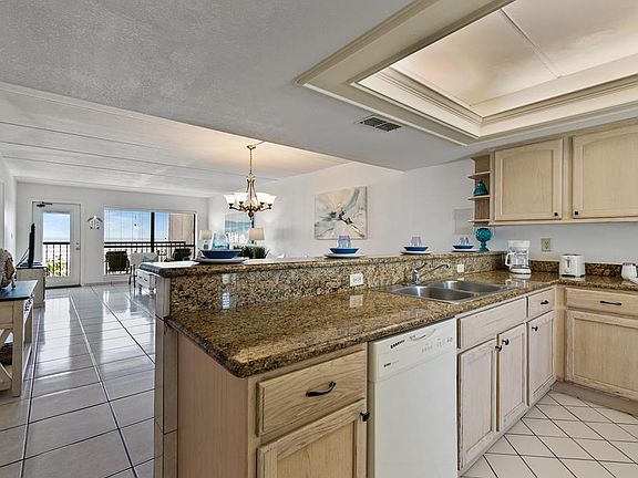 4th image of 404 Padre Blvd Unit 606