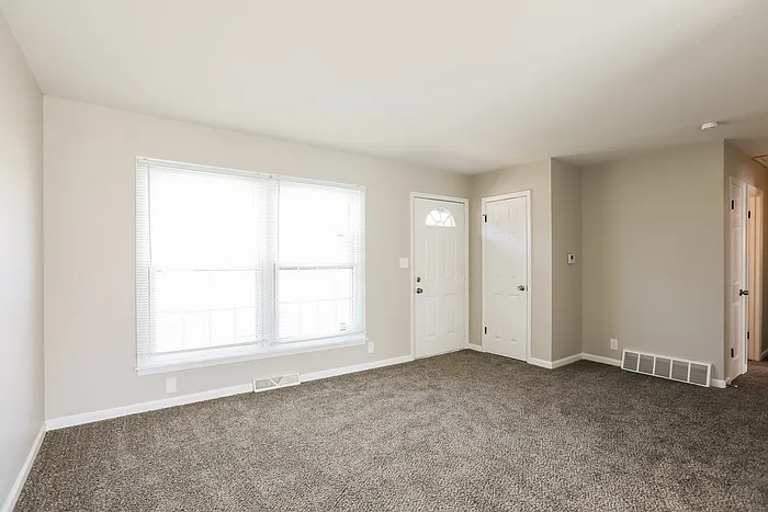 3 bed, 2.0 bath, 1396 sqft, $1,895 — Photo 4