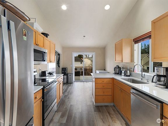 5th image of 9213 149th Street E