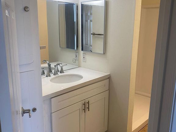 5th image of 285 Moss St Unit 13