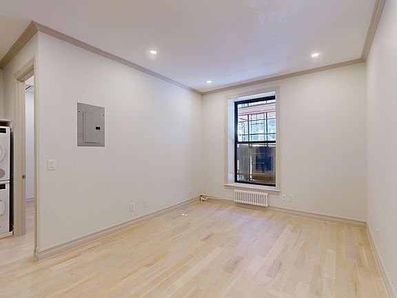 3rd image of 250 W 91st St APT 2A