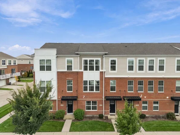 2910 Reflection Dr, Naperville, IL 60564