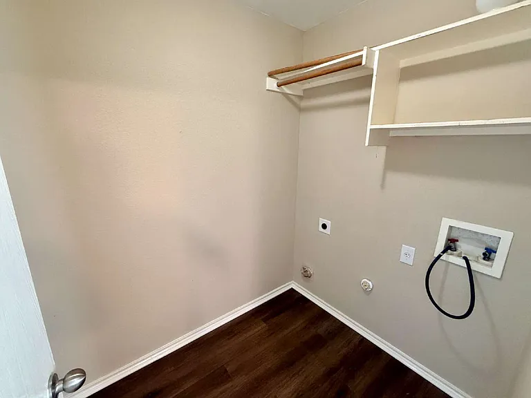 3403 Wickham Ln — Photo 8