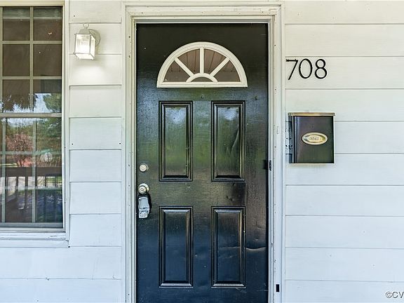 3rd image of 708 E Broadway