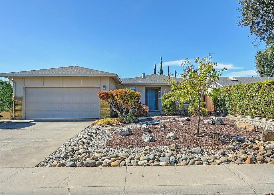1st image of 3620 Thornhill Dr