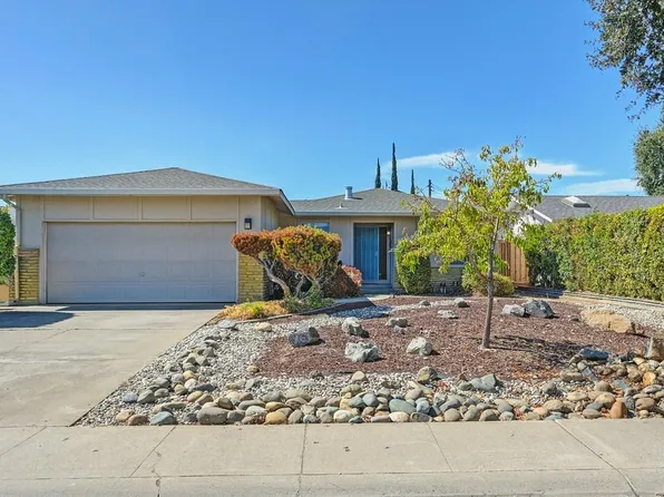 3620 Thornhill Dr, Sacramento, CA 95826