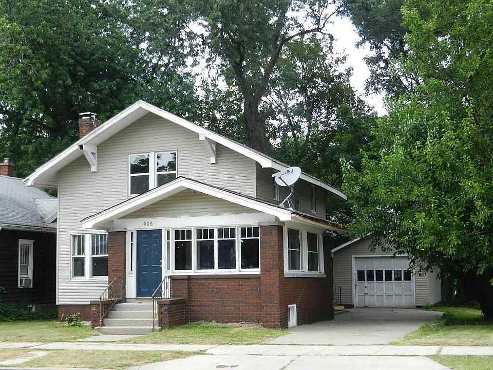 1st image of 806 Middlebury St