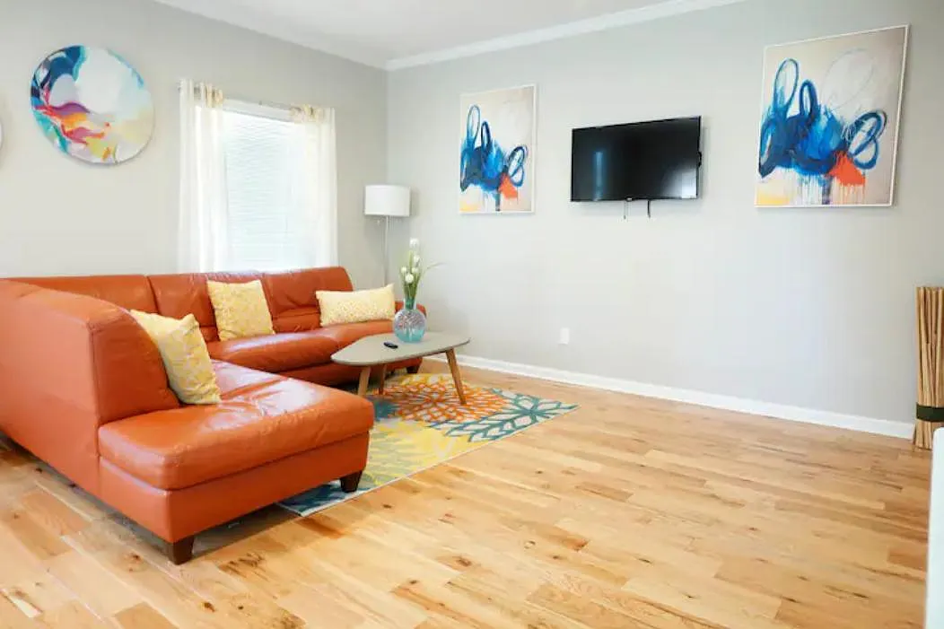 1 bed, 2000 sqft, $1,400 — Photo 3