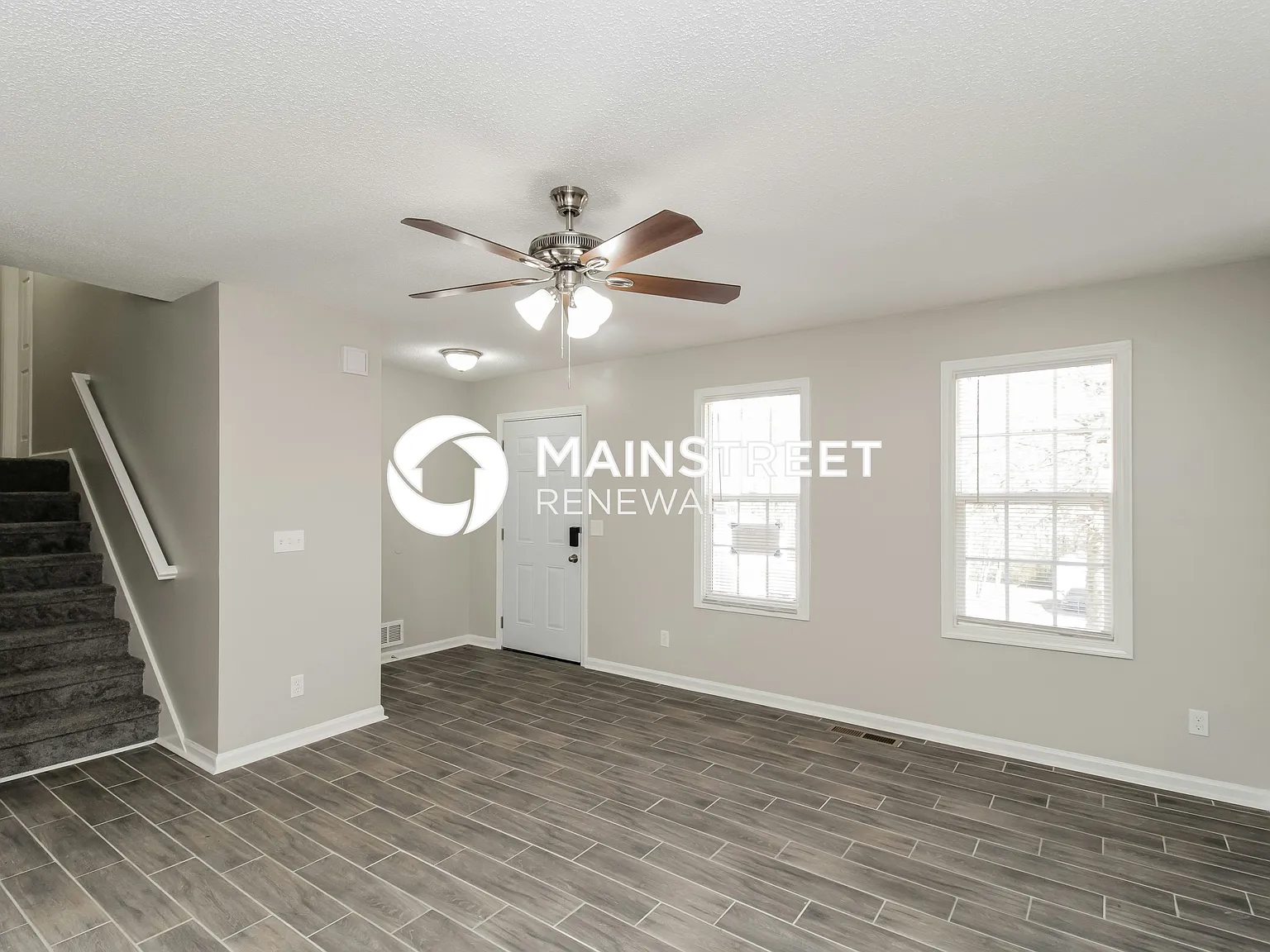 581 Southern Trace Dr — Photo 2