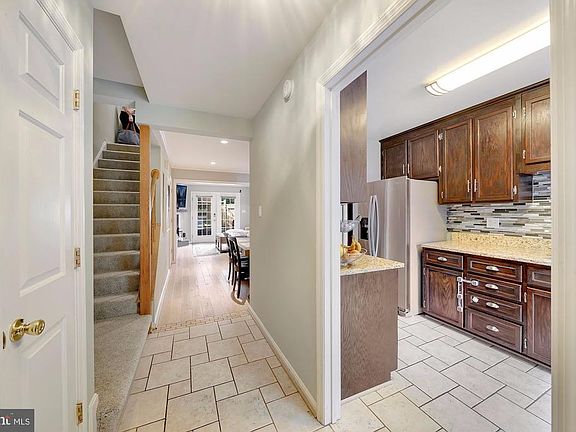 Separate Foyer Entry