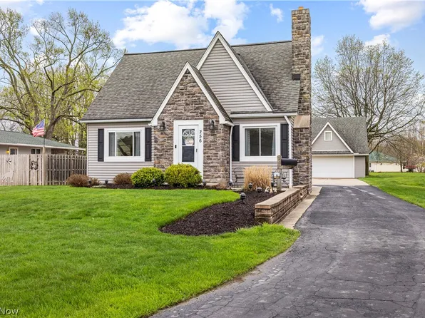 256 E 293rd St, Willowick, OH 44095