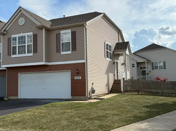 2434 Timberwood Ct, Joliet, IL 60432