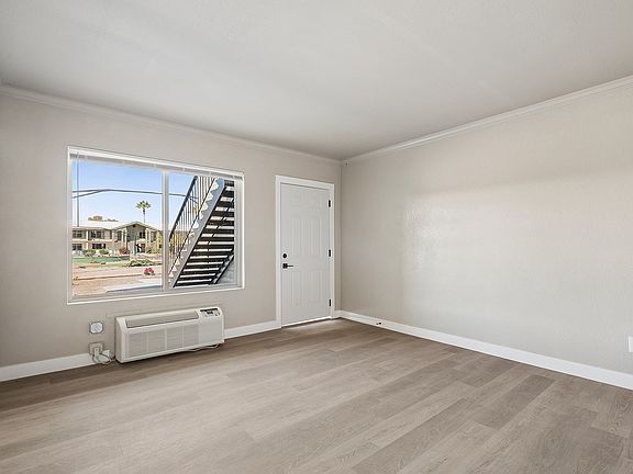 3rd image of 1601 N Oracle Rd #4-102