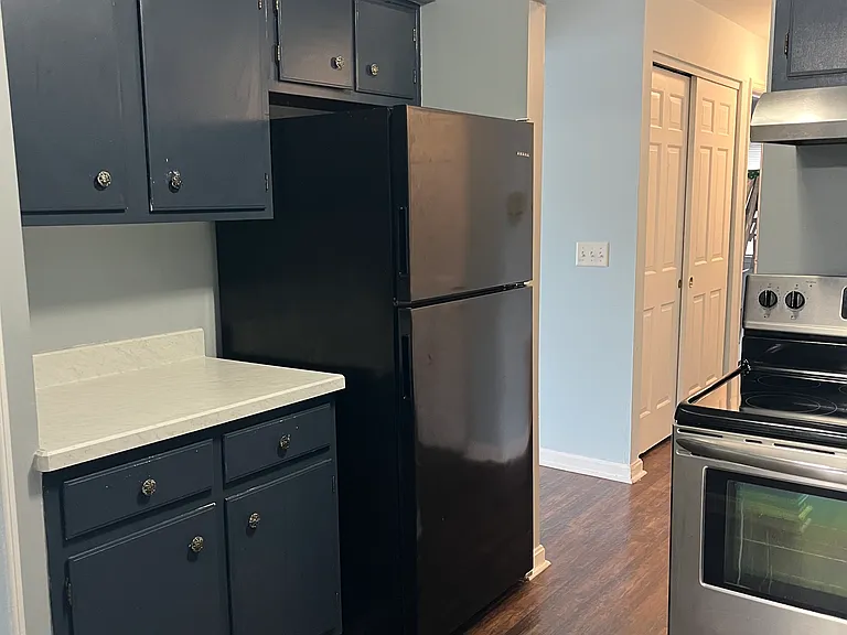 9740 Bunker Hill Ln — Photo 11