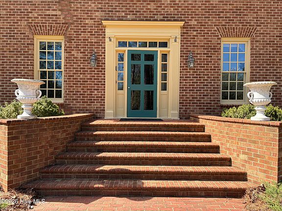 4th image of 214 Alderson Road