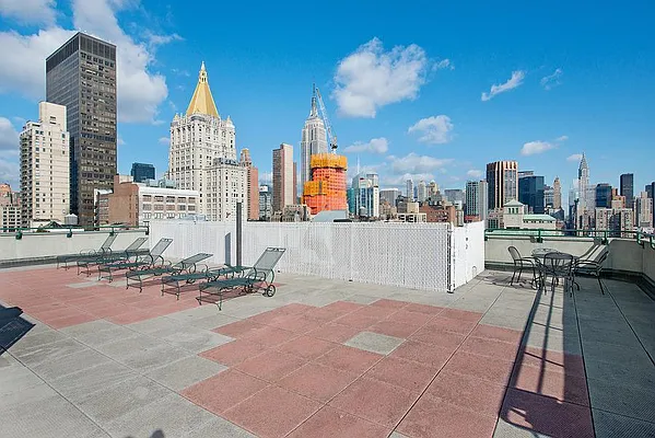 Rented by Level Group | media 8