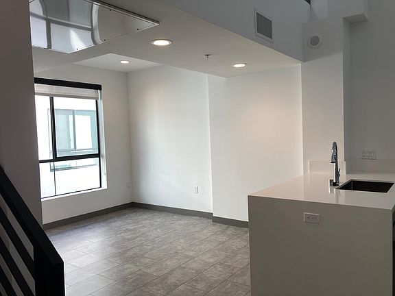 2nd image of 3815 1/2 W Avenue 43 #216