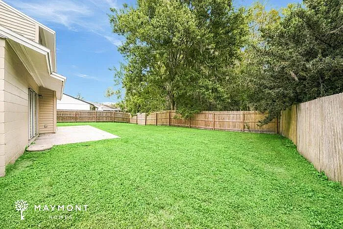 3 bed, 2.5 bath, 1842 sqft, $2,345 — Photo 3