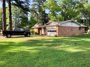 521 Cody St, Wake Village, TX 75501