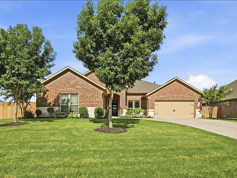 135 Clearwater Way — Photo 4