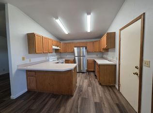 6567 A St, Springfield, OR 97478