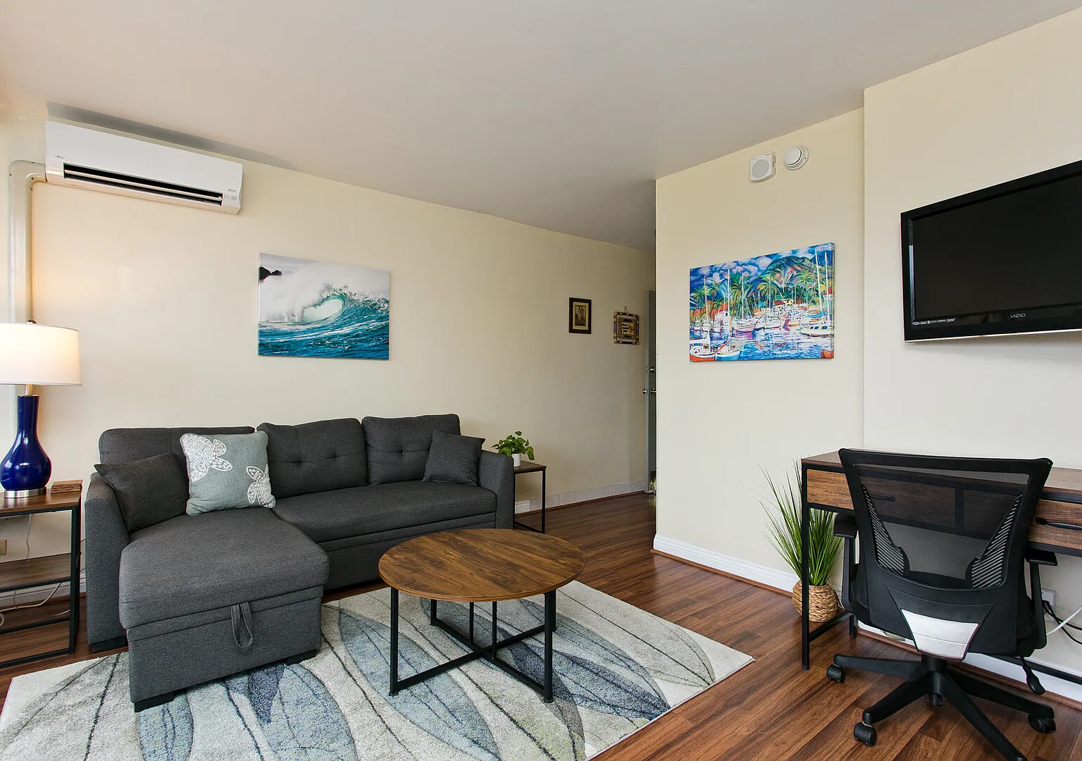 Waikiki Oasis 1-Bedroom on Nahua — Photo 1