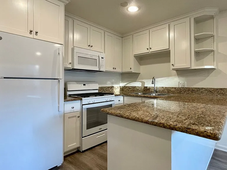 320 W Canon Perdido St #2 — Photo 6