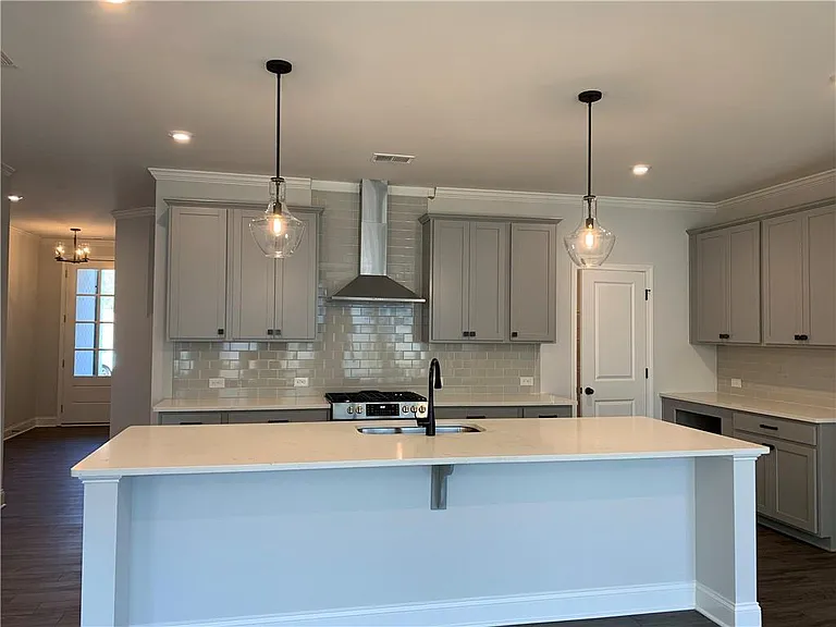 6025 Stella Dr — Photo 3