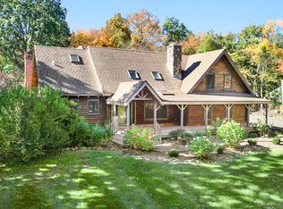 247 Heartland Ter, Orange, CT 06477