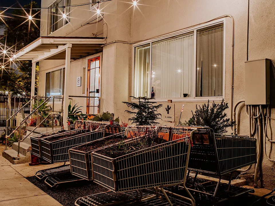 Community at Mi Apartamento, LLC