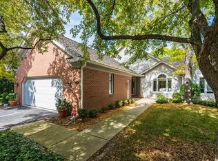 14290 Chestnut Grove Ct #A, Brookfield, WI 53005