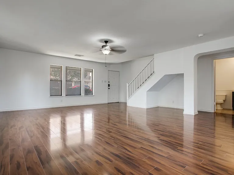 8026 Manderly Pl — Photo 3