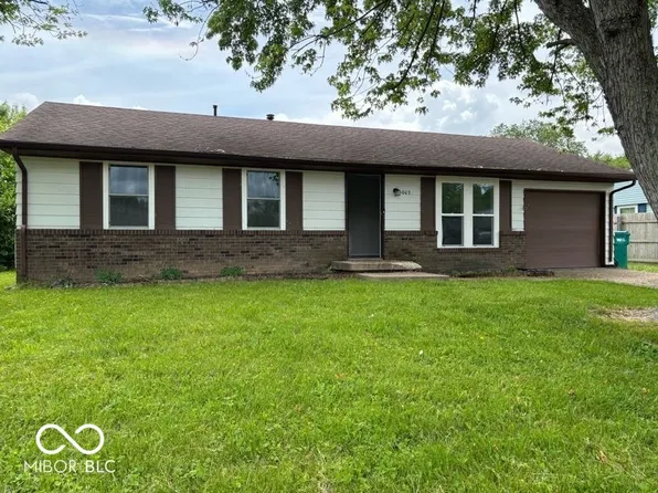 1002 Brookside Ln, Plainfield, IN 46168