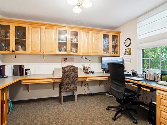 4th image of 82 Harbour Ln Unit 82