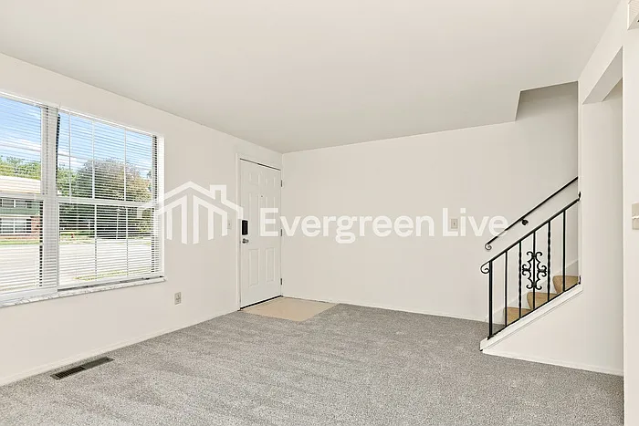 2 bed, 1.5 bath, 1094 sqft, $945 — Photo 4