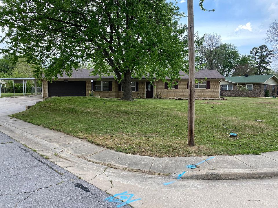 Corner lot
